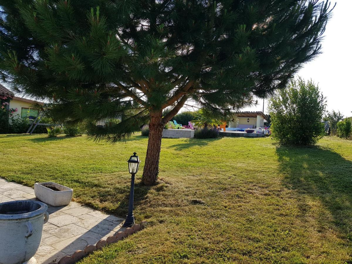 La Providence Hotel Illiat Kültér fotó